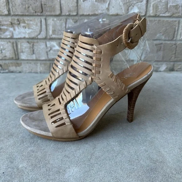 Nine West Leather Platform Hells
Sandals Size 7.5 🌸 - Picture 4 of 10